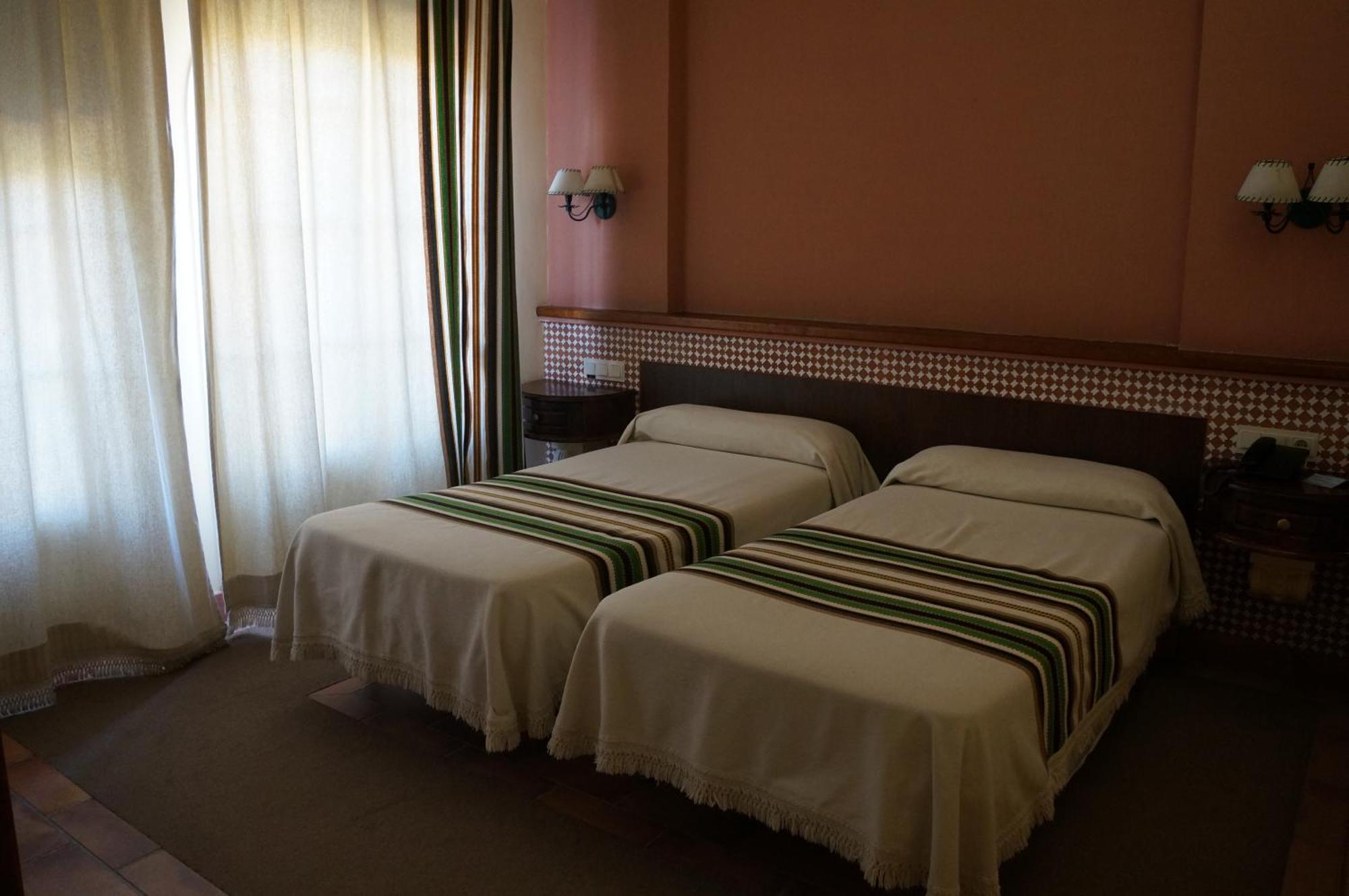 Balneario De Alicun De Las Torres Villanueva de las Torres Room photo