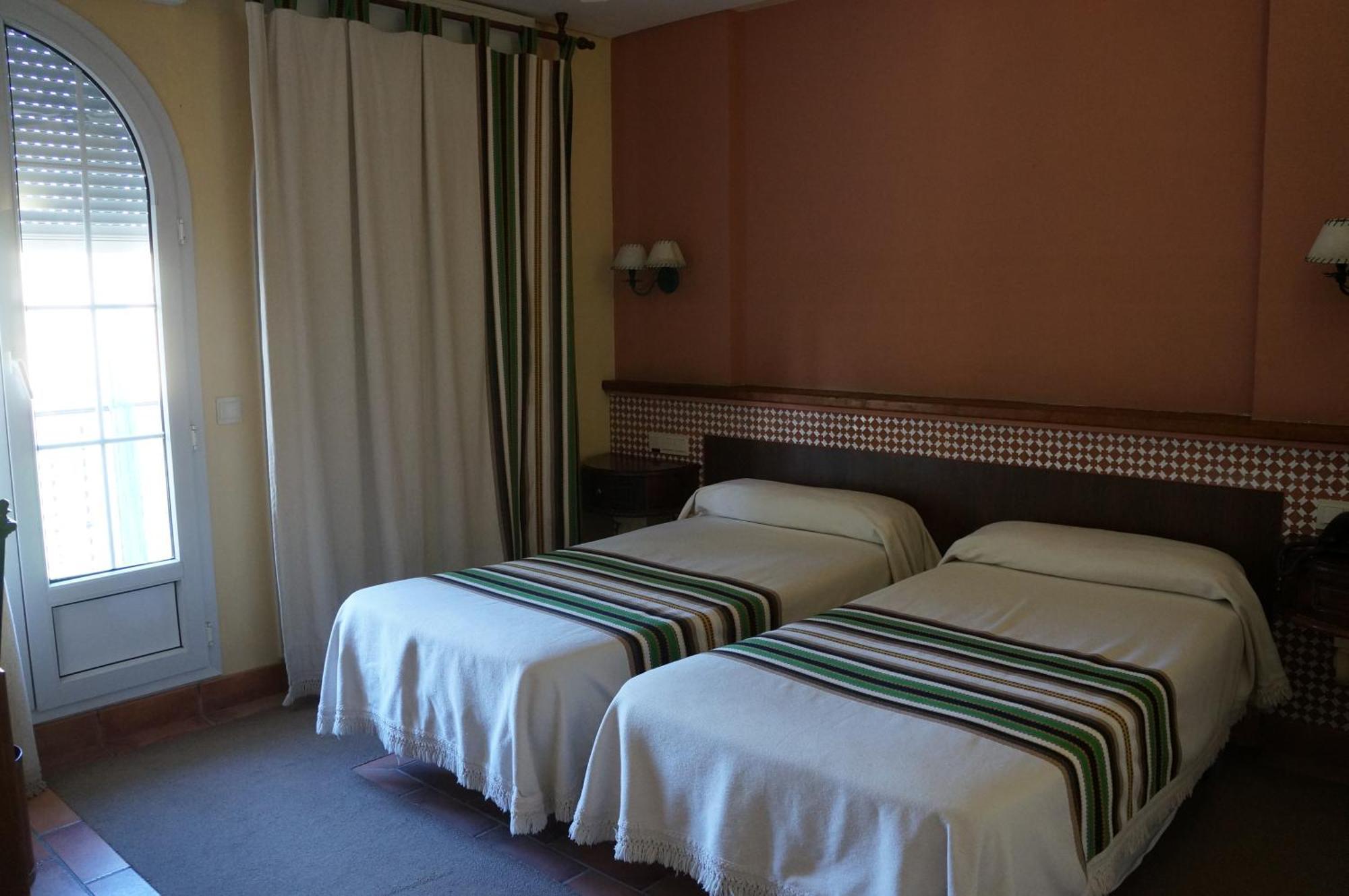 Balneario De Alicun De Las Torres Villanueva de las Torres Room photo